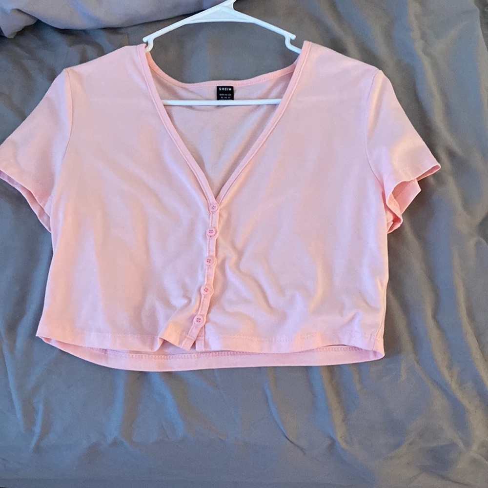 pink crop top!